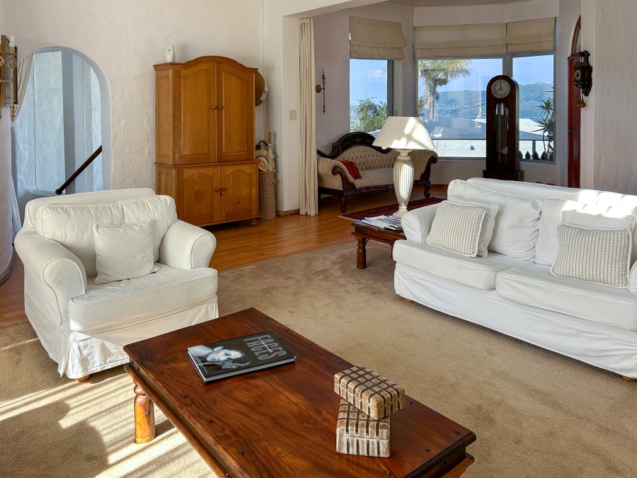 5 Bedroom Property for Sale in Heuwelkruin Western Cape